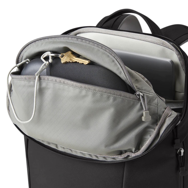 Crossroads Backpack 22L Black