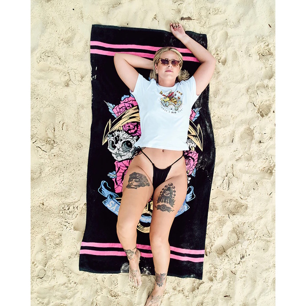 Skulls And Roses Womens Beach Towel - Black