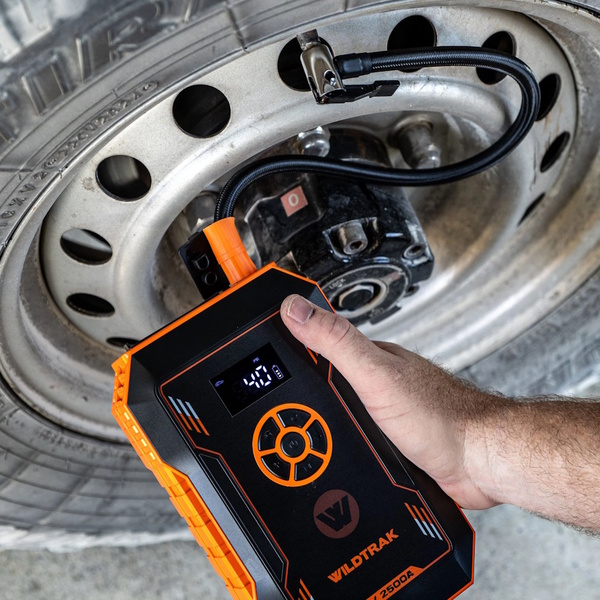 Heavy Duty 2500A Lithium Jump Starter 12000Mah With Tyre Compressor