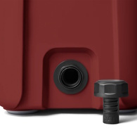 Roadie 15 Hard Cooler - Stag Red